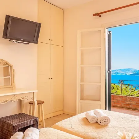 Varvara With Private Pool By Dadovillas Vila Kerasa